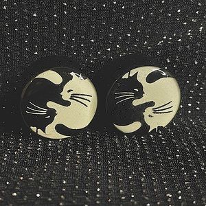 Yin Yang Cat Plugs